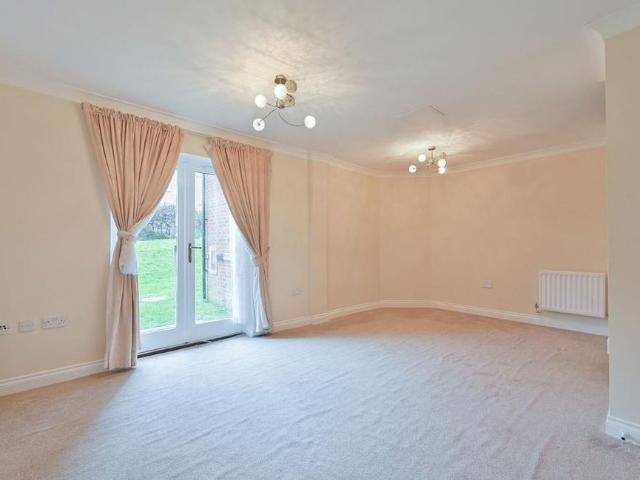 Apartment for rent in Lane, Greater London