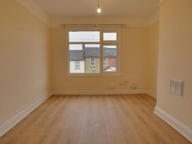 Apartment for rent in Brompton, Gillingham