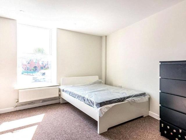 Studio for rent in Telford