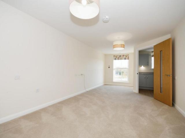 Apartment for rent in Charlesworth, East Midlands