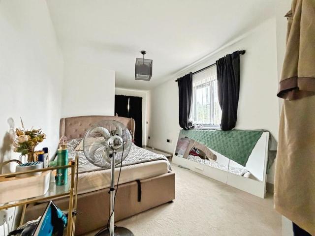 Apartment for rent in London Borough of Hounslow, Hanworth