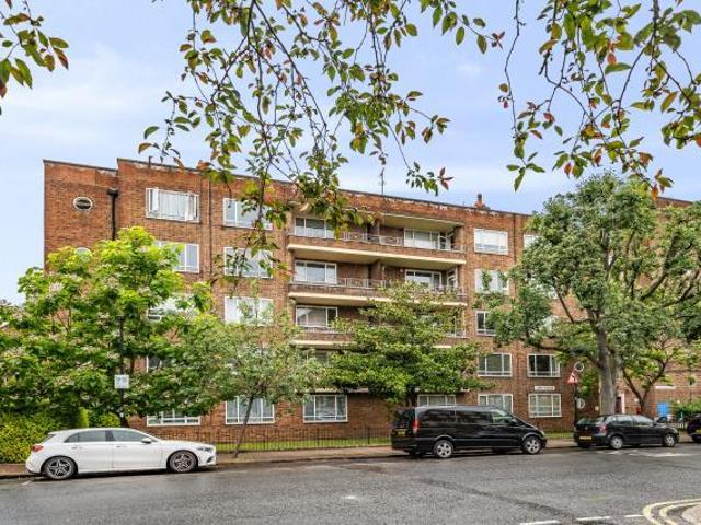 Flat for rent in St. John's Wood, Greater London