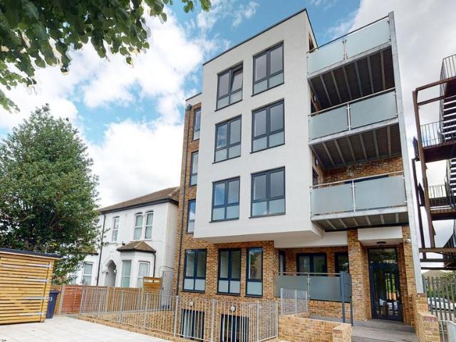 Flat for rent in Croydon, Broad Green