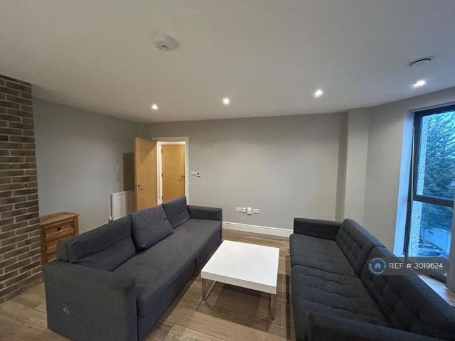 Apartment for rent in Slough