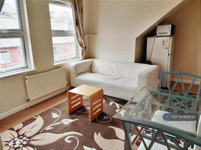 Apartment for rent in Whitley, Reading