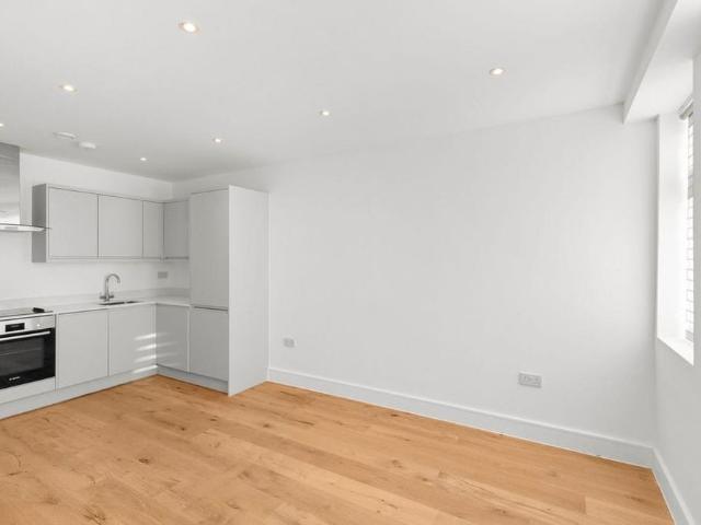 Apartment for rent in Chalkwell, Oad Street