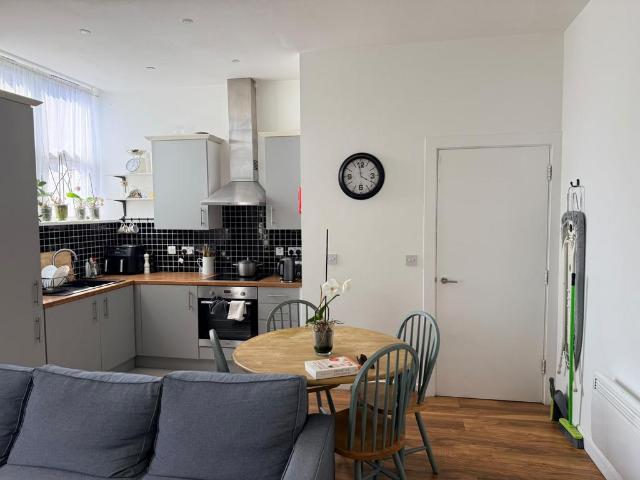 Flat for rent in Thames View, Greater London