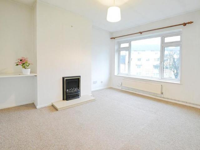 Apartment for rent in Five Acres, Hertfordshire
