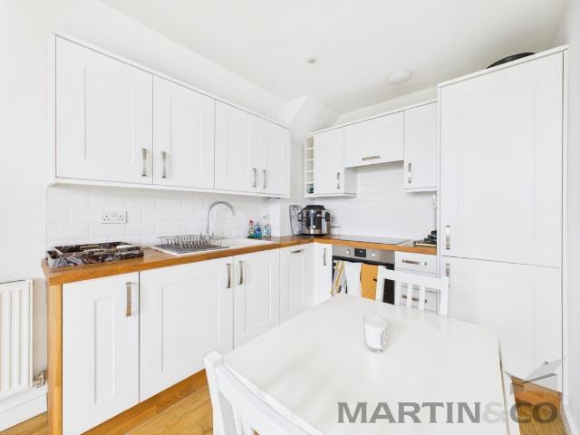 Apartment for rent in St Albans, Five Acres