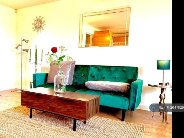 Flat for rent in Clifton, Salford