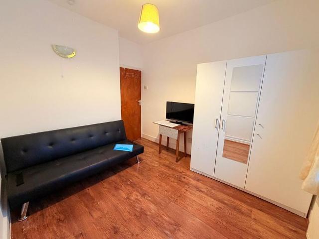 Apartment for rent in Lane, Greater London