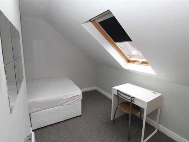 Flat for rent in Falcon Lodge, Wales