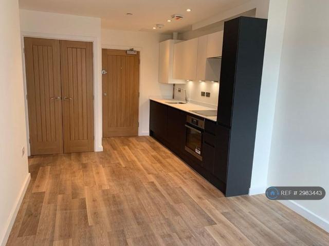 Apartment for rent in Horsell, Woking