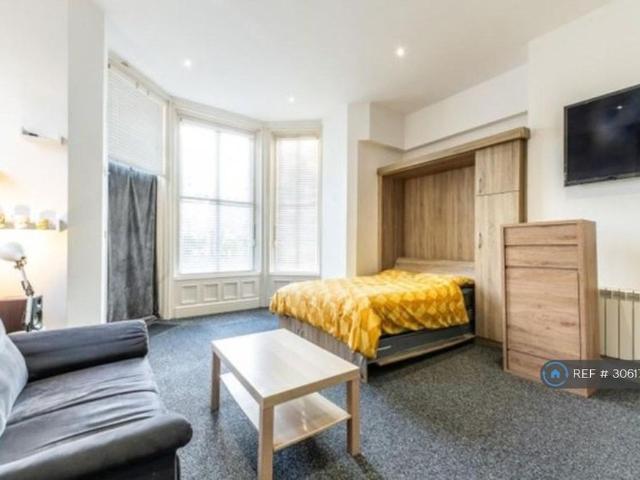 Apartment for rent in The Park, City of Nottingham
