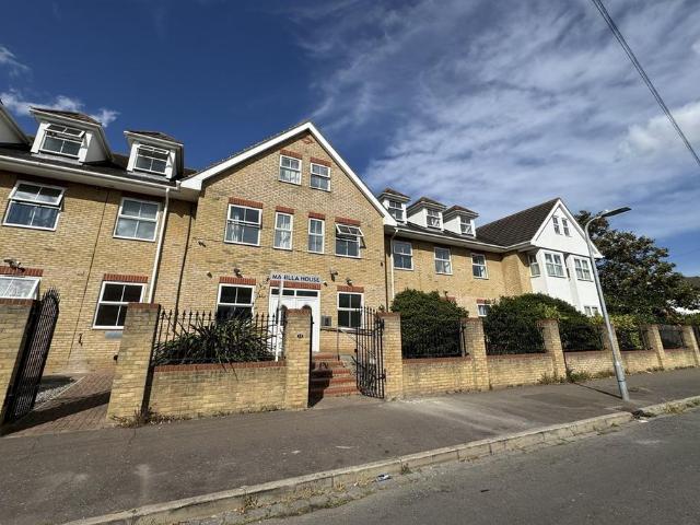Flat for rent in Kursaal Estate, Alton Barnes