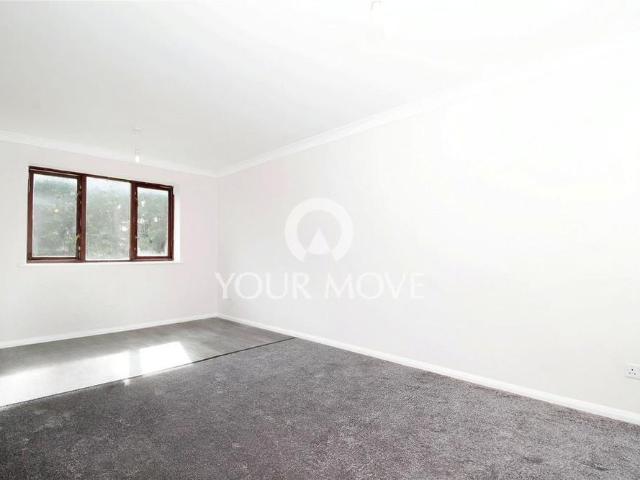 Apartment for rent in Worcester Park Estate, Monks Orchard
