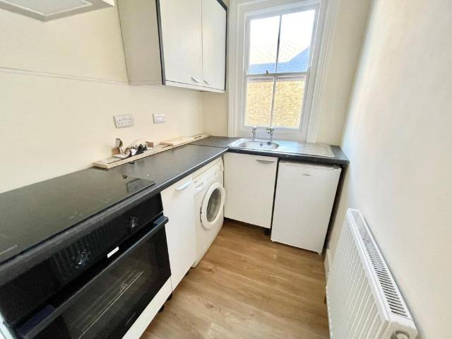 Apartment for rent in Cliftonville West, Acol