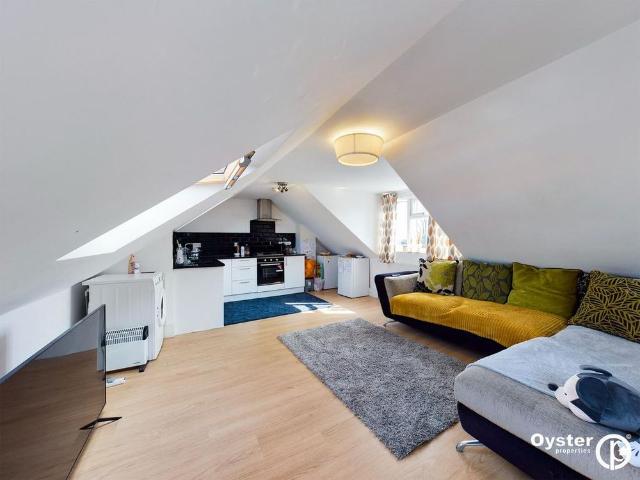 Apartment for rent in Little Stanmore, Greater London