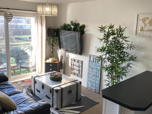 Flat for rent in Nangreaves, Wales