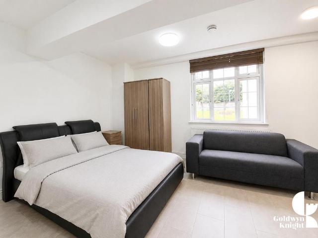 Flat for rent in Chadwell Heath, Greater London
