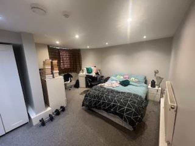 Flat for rent in Burley, West Yorkshire