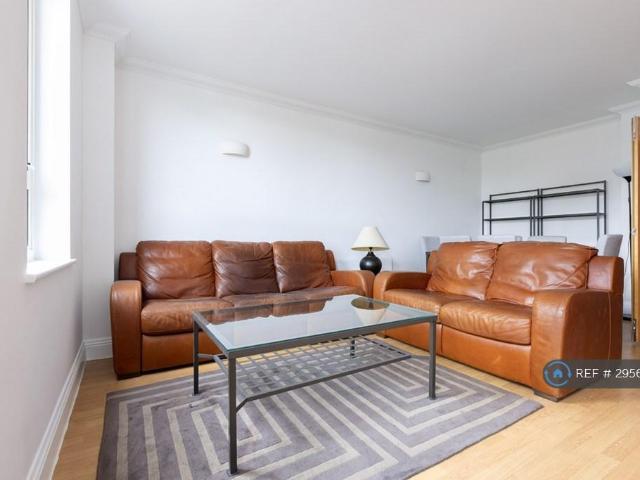 Flat for rent in Isle Of Dogs, Greater London