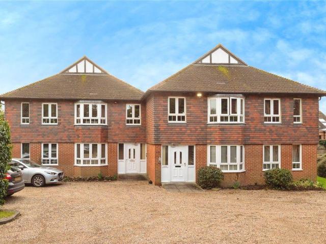 Flat for rent in Trench Wood, Bourne Vale