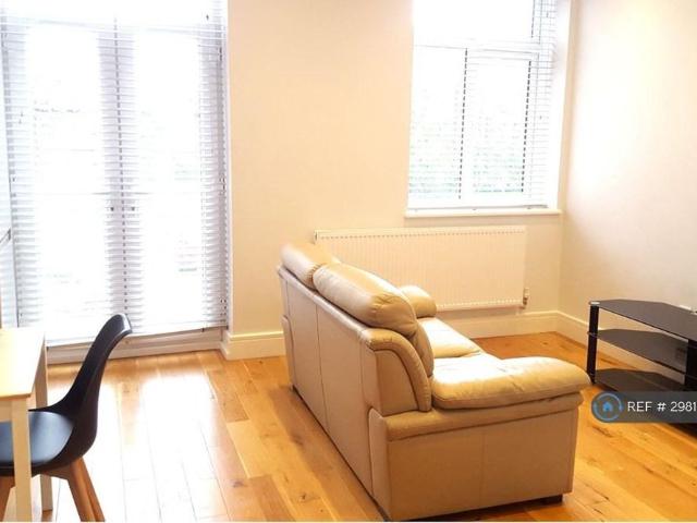 Apartment for rent in Lakenham, East Bank