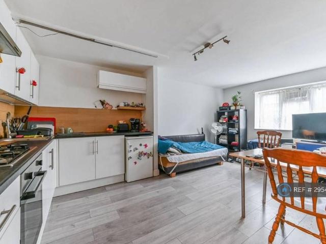 Apartment for rent in London Borough of Croydon, Thornton Heath