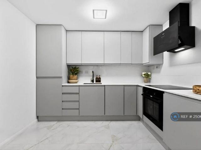 Flat for rent in London Borough of Croydon, Addiscombe