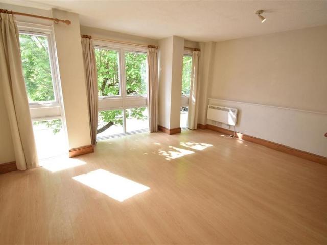 Apartment for rent in Royal Borough of Kingston upon Thames, Greater London