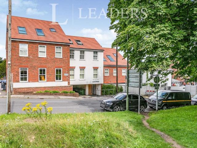 Flat for rent in Red Hill, Surrey