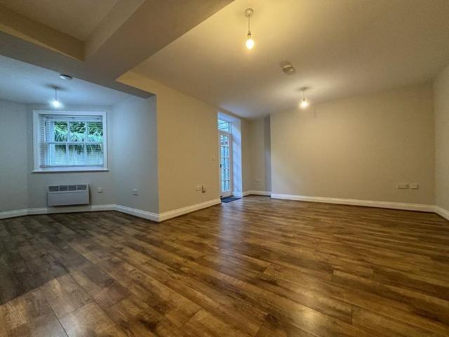 Apartment for rent in Broadwater Down, Sandown Park