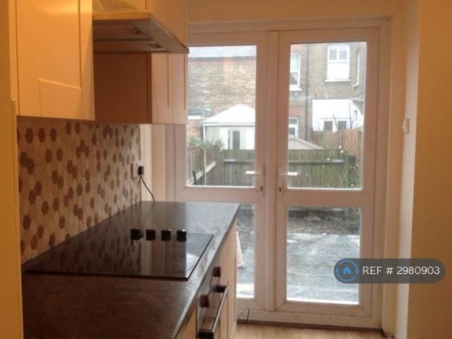 Flat for rent in London Borough of Lewisham, Greater London