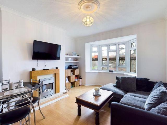 Apartment for rent in Avery Hill, Greater London