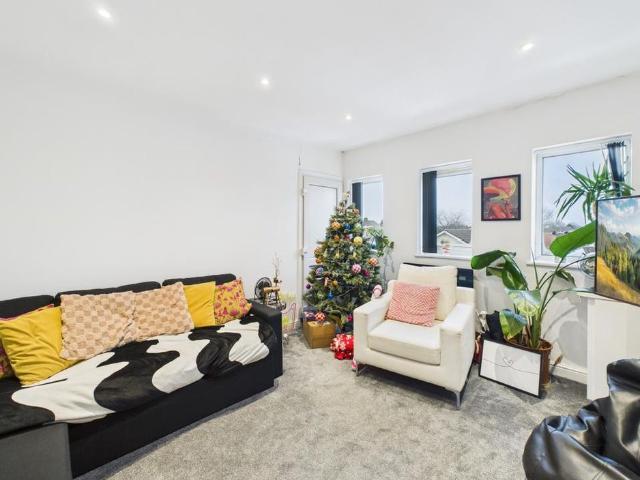 Apartment for rent in Stoke Lodge and The Common, Patchway
