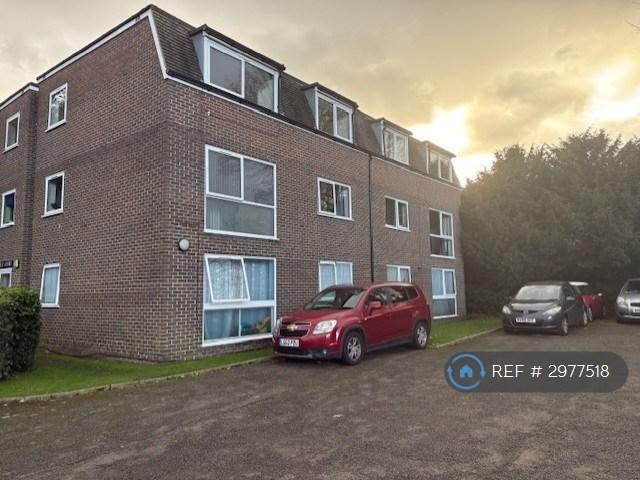 Flat for rent in London Borough of Croydon, Waddon