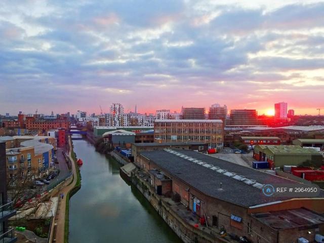 Flat for rent in Bromley-by-Bow, Poplar Grove