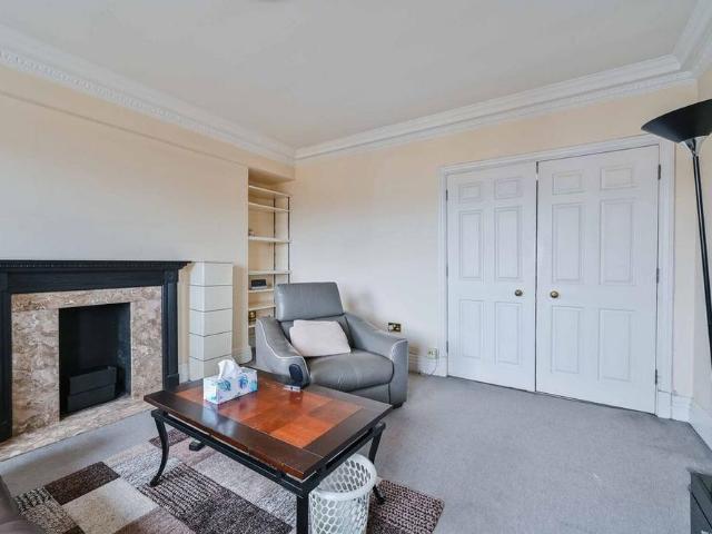Apartment for rent in Chalk Farm, Greater London