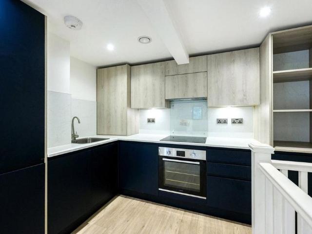 Apartment for rent in Red Hill, Surrey