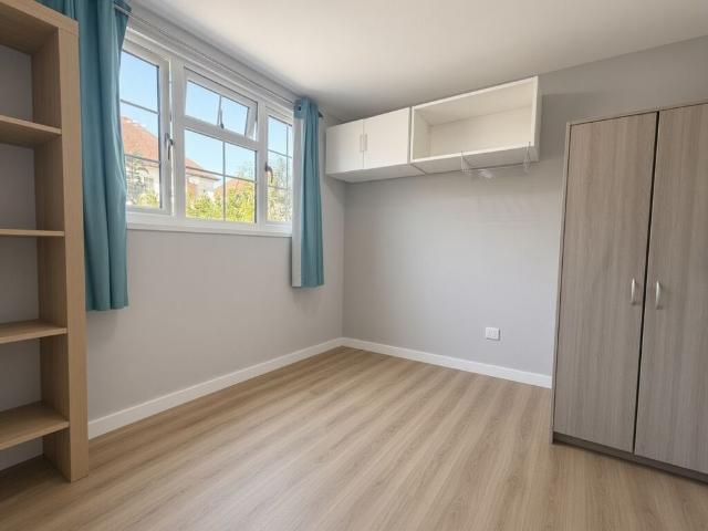 Apartment for rent in Lower Halliford, Surrey