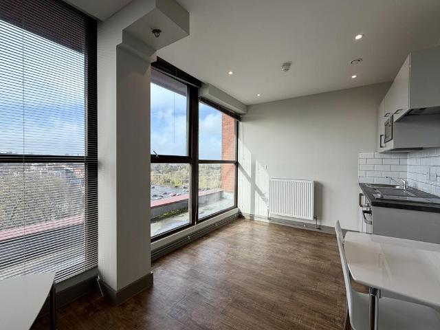 Flat for rent in Ringlestone, Midway