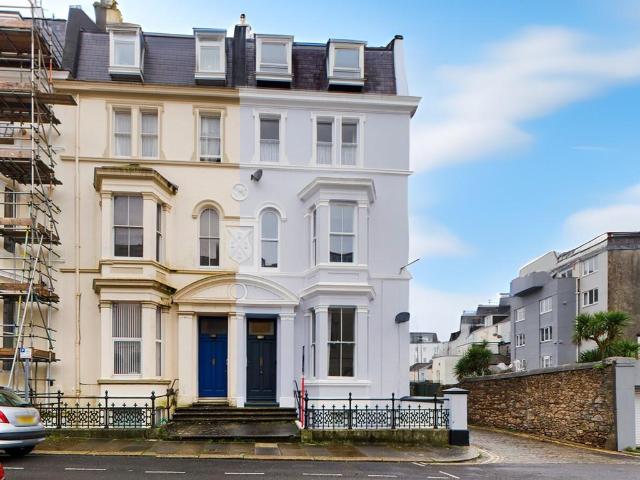 Flat for rent in West Hoe, Mount Wise