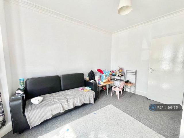 Apartment for rent in London Borough of Hounslow, Greater London