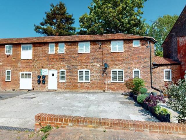 Flat for rent in Preston, Oad Street