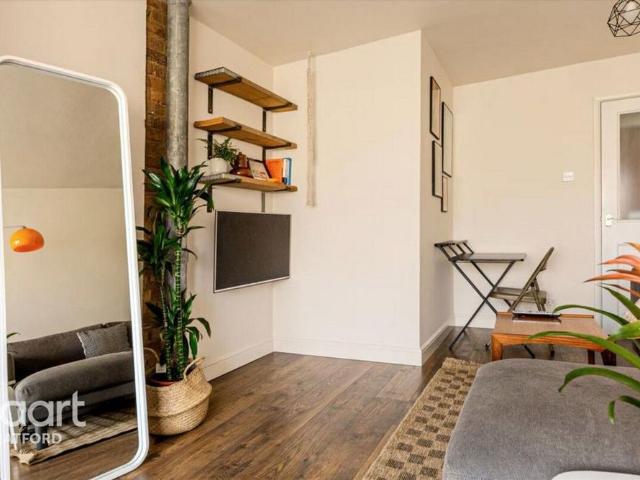 Studio for rent in Leytonstone, Greater London