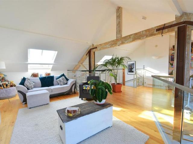 Apartment for rent in Foss Islands, High Field