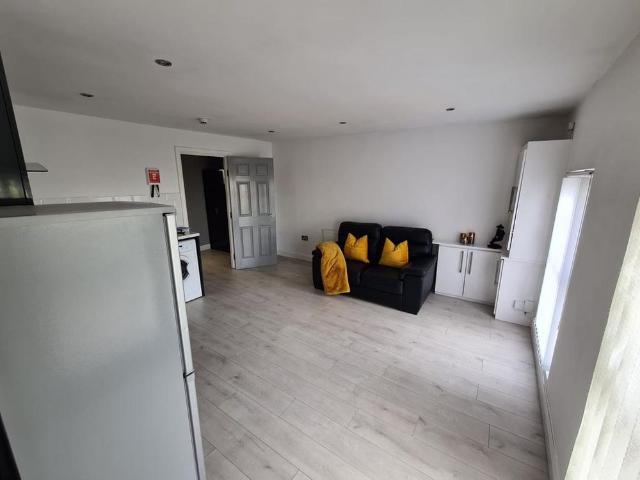 Apartment for rent in Calderstones