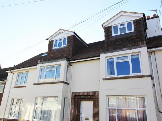 Flat for rent in Aldrington
