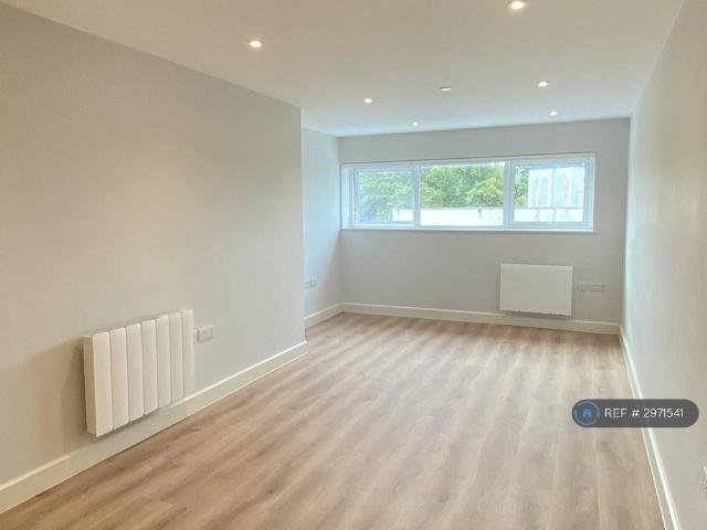 Flat for rent in Lansdowne, Springbourne